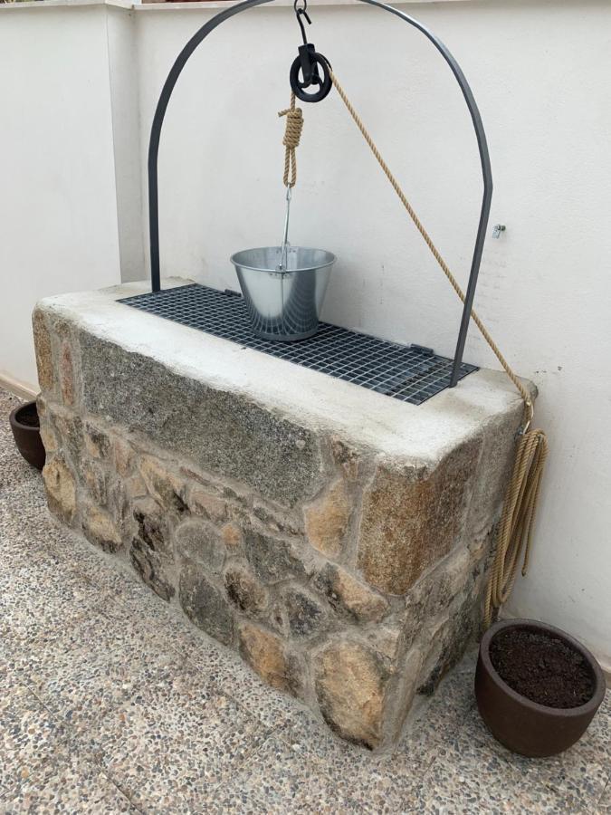 Acogedora Casa Con Patio En El Tiemblo Apartment Luaran gambar