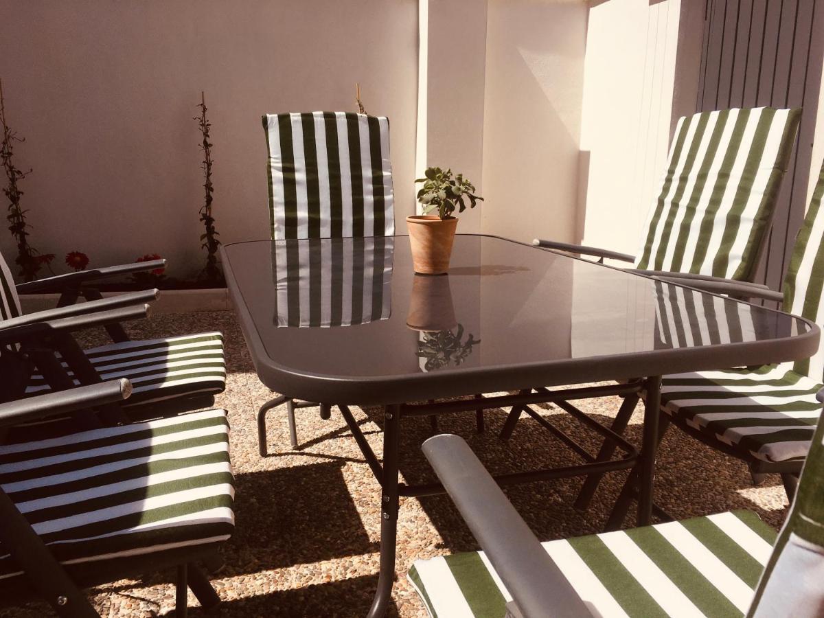 Acogedora Casa Con Patio En El Tiemblo Apartment Luaran gambar